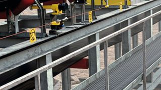 Lösungen für den Prozessschutz – wie etwa Bandschieflaufschalter der HDS-Baureihe und Bandüberwachungssysteme – erhöhen die Wirtschaftlichkeit von Förderanlagen. (Bild: Schmersal)