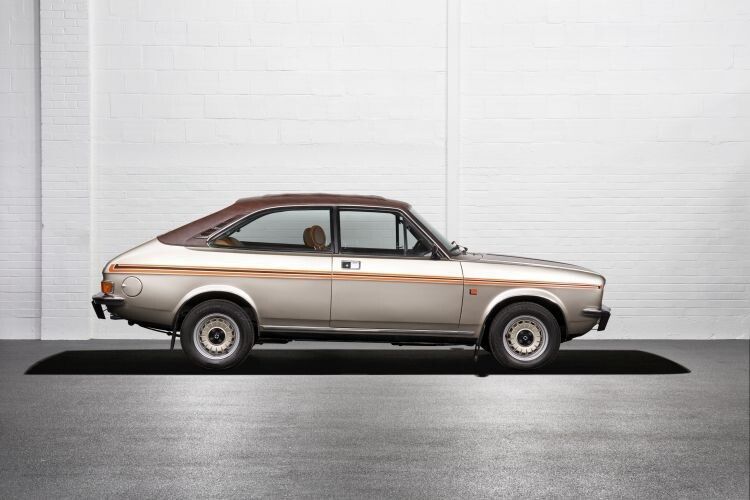 Sein Nachfolger war der Morris Marina. Ihn gab es auch als zweitüriges Coupe (Bild). Er war ein Produkt der „British Leyland Motor Corporation“, die aus einem Zusammenschluss von Zusammenschlüssen der siechenden britischen Automobilindustrie entstand; zuletzt unter den Namen Rover bekannt. Der Rest ist Geschichte... (Foto: BMW Group)