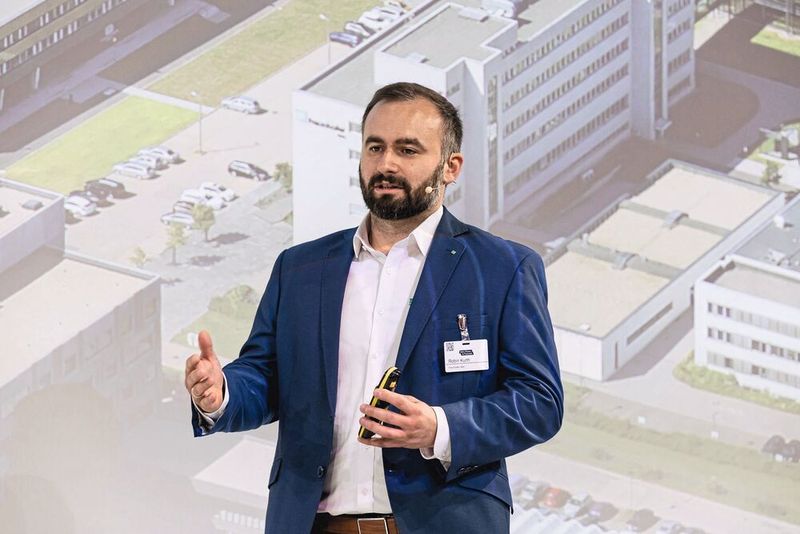 Impressionen der Fachtagung „Mehr Effizienz im Presswerk“ 2025 in Würzburg. (Bild: Stefan Bausewein)