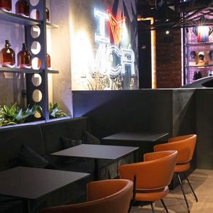 Die Cupra Citiy Garage in Manchester ist mehr Lokal als Autohaus.(Bild:  Seat Deutschland)