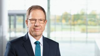 Der Lotse geht von Bord: In den zehn Jahren an der Spitze hat Dr. Reinhard Ploss Infineon zum weltweiten Marktführer für Leistungshalbleiter aufgebaut. Nachfolger Jochen Hanebeck übernimmt ein sehr gut aufgestelltes, prosperierendes Unternehmen. (Bild: Infineon)
