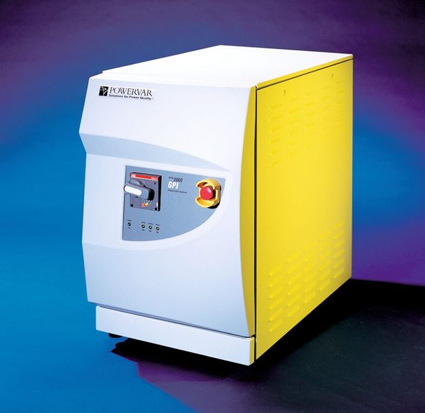 Bild 2: Besonders der niedrigohmige Transformator des Dreiphasen-Stromkonditionierers ist für moderne Verbraucher in Drehstromnetzen ausgelegt. (Bild: Powervar)