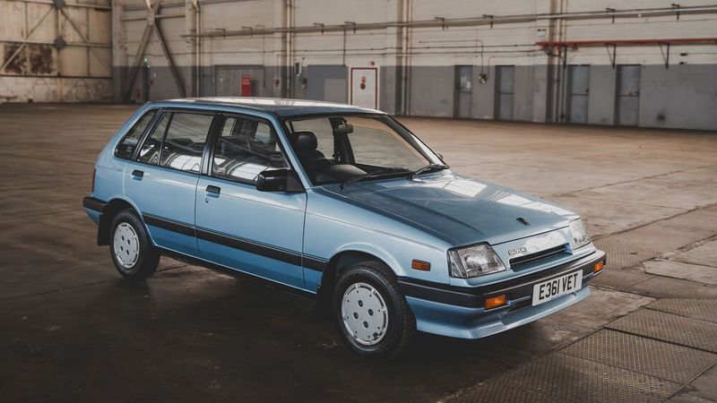 Kleines Weltauto mit vier Türen – Der Suzuki Swift eroberte ab 1984 unter verschiedenen Markennamen alle Konintente. (Bild: Suzuki UK)