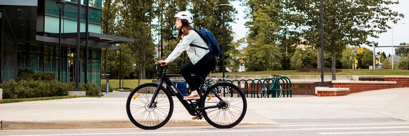 Am Beispiel von E-Bikes zeigen sich die Herausforderungen von IoT-Lösungen bei Endverbrauchern: Millionen von E-Bikes bergen einen Datenschatz für die Industrie, aber uneinheitliche Anwendungen verschlechtern die User-Experience.(Bild:  gemeinfrei // Unsplash)