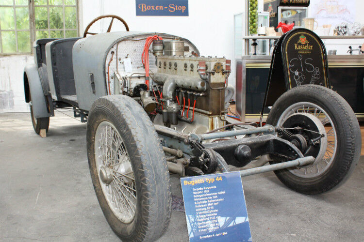Der Bugatti 44 hat einen 8-Zylinder-Reihenmotor und stammt aus dem Jahr 1926. (Foto: Kraß)
