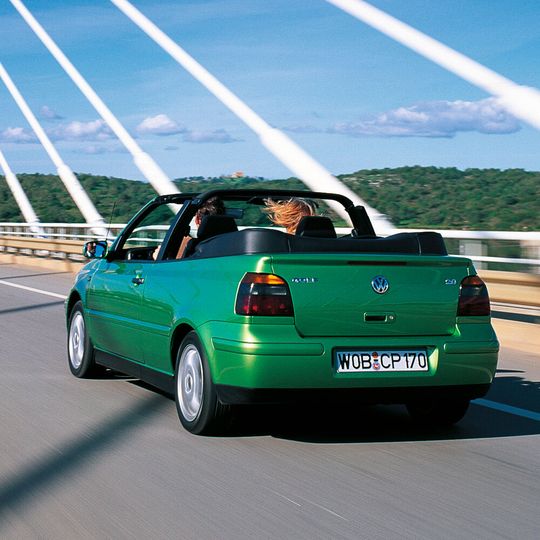 Vom Rückruf ist unter anderem das Golf Cabrio der Baujahre 1997 bis 1999 betroffen.(Bild:  Volkswagen)