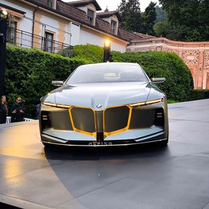 Die hinterleuchtete BMW-Niere ist jedenfalls ein Blickfang(Bild:  SP-X/Mario Hommen)