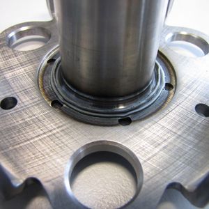 So sieht eine Schweißnaht aus, wie sie beim Reibschweißen ensteht.(Bild:  Klaus Raiser)