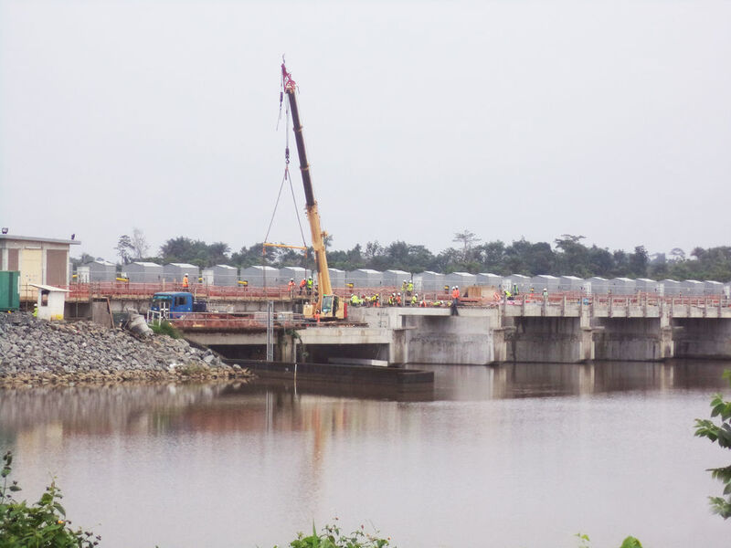 Wiederaufbau geglückt: Seit Ende 2016 produziert der Mount Coffee Staudamm in Liberia wieder Strom vor allem für die Millionenstadt Monrovia.  (Balluff)
