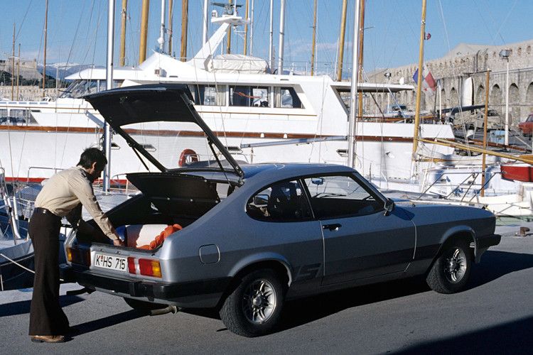 Hinzu kamen geriffelte Rückleuchten und technische Modifikationen, wie ein Stabilisator für die Vorderachse. (Foto: Ford)