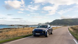 Drei Varianten bietet Porsche ab Anfang Oktober an: Macan, Macan S und Macan GTS. Alle haben nun deutlich mehr Leistung als ihre jeweiligen Vorgänger. Bestellungen sind ab sofort möglich. (Bild:Porsche)