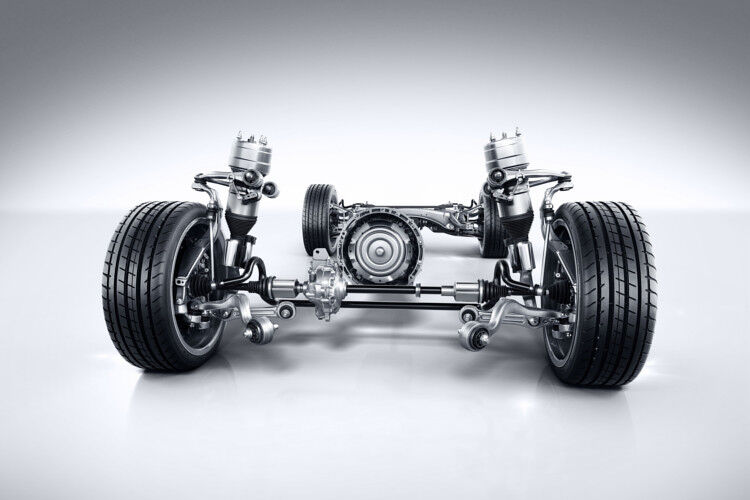 Noch in diesem Jahr will Mercedes-Benz mit dem GLC 350 e 4Matic einen Plug-In Hybrid mit einer Systemleistung von 235 kW (320 PS) anbieten. (Foto: Daimler)
