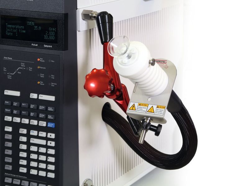 Abb. 1A: Der Olfactory Detection Port (ODP4) erleichtert die sensorische Analyse von Duftstoffen – per „Schnüffelschlauch“. (Bild: Gerstel)