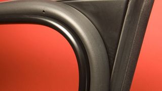 Ethylen-Propylen-Dien-Kautschuke für Türdichtungen und Scheibenwischer – der synthetische Kautschuk wird in der Kälte nicht hart, ist knickstabil und abriebfest. (Bild: Lanxess)