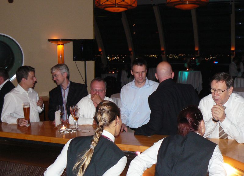 Über den Dächern von Hamburg flossen Wein und Bier beim Firmenjubiläum. (Archiv: Vogel Business Media)