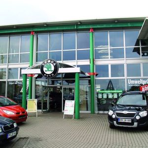 Das Autohaus Mothor in der Carl-Reichstein-Straße 25 in Brandenburg freut sich über die Bronzemedaille beim Internet Sales Award.