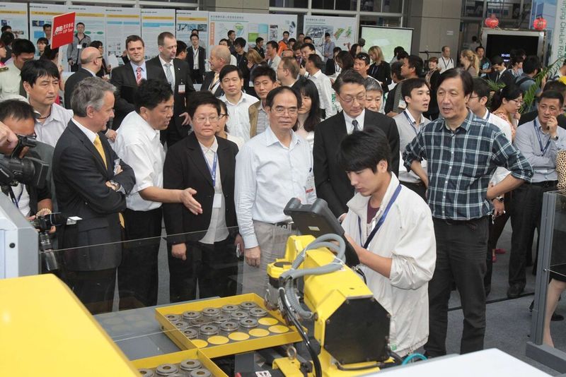 Auch hochrangige politische Delegationen kamen zur Messe. (Bild: AMB China)