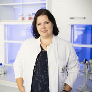 Barbara Grüner hat den Curious Mind Forscherpreis erhalten.