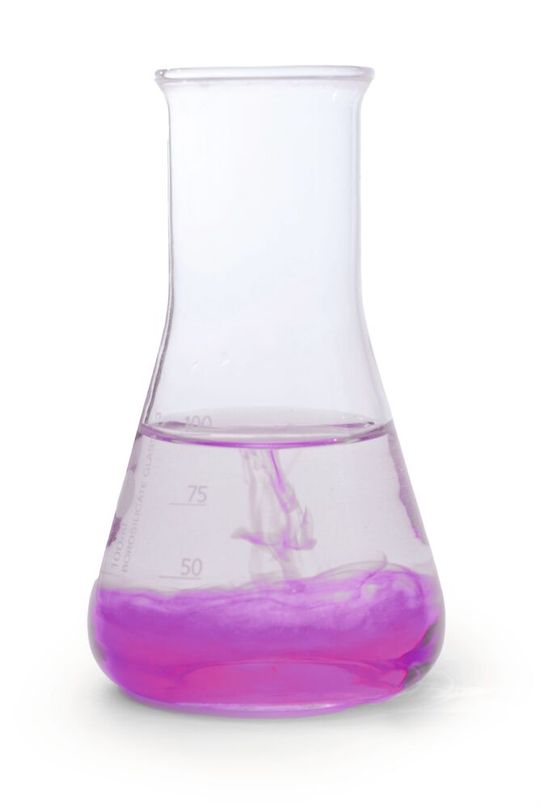 Phenolphthalein Indikatorlösung, wie es sie etwa bei Carl Roth zu kaufen gibt(Bild: ©  vonWolkenegg - stock.adobe.com, Carl Roth)