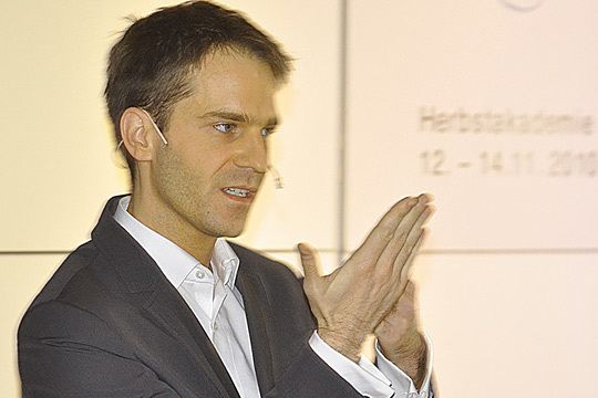 Dr. Volker Kitz meinte in seinem Vortrag, dass „es ohne Chef nicht geht“. (Archiv: Vogel Business Media)