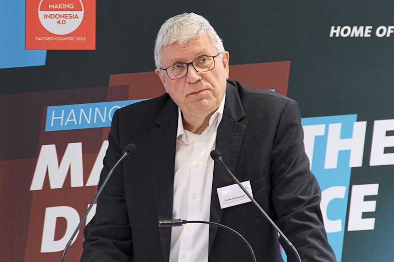 Frank seehausen von Emerson stellte die Kommunikation und Konnektivität in den Mittelpunkt seines Beitrags. (Bild: Stefanie Michel)