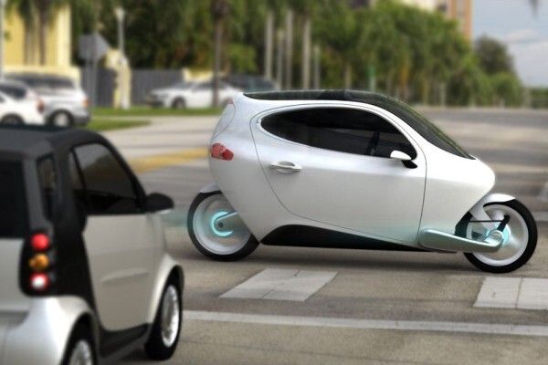 Selbst beim Zusammenstoß mit einem anderen Fahrzeug fällt der C-1 dank Gyros nicht um (Lit Motors)