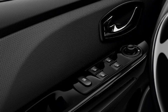 Weltpremiere: Das Renault Bass Reflex System, das in die Lautsprecher in den vorderen Türen integriert ist, ermöglicht ein Hörerlebnis vergleichbar mit demjenigen von Standboxen mit 30 Liter Volumen. (Foto: Renault)
