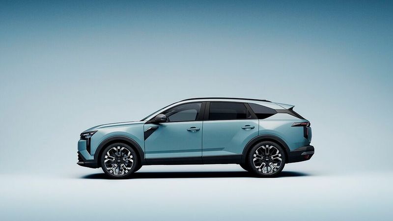 Zu den verbliebenen direkten Wettbewerbern zählen VW Golf Variant, Opel Astra Sportstourer und Skoda Octavia Combi. (Bild: Dacia)