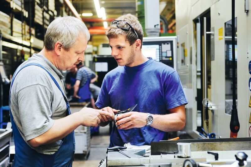 Abb. 1: Wichtig für Unternehmen im produzierenden Gewerbe: die Wareneingangskontrolle. (© Ingo Bartussek – stock.adobe.com)