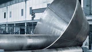 Nicht jeder kann so etwas präzise aus Sicherheitsstahl herstellen. Das jedoch ist die Kompetenz von Thyrolf & Uhle. Und weil die sich mit sowas auskennen, wurde das Unternehmen jetzt von der Salzgitter AG übernommen, um den Verteidungssektor zu stärken. (Bild: Thyrolf & Uhle)