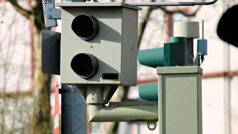 Die DAV-Arbeitsgemeinschaft hat die 150 größten deutschen Städte nach der Zahl der aufgestellten Blitzer, der Höhe der Einnahmen und ihrem Verwendungszweck gefragt – nur 46 Städte antworteten.(Bild:  pixabay)