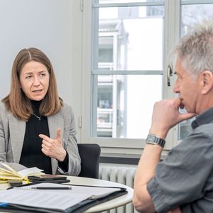 Yulia beim Interview in Wädenswil. Ihre Forschungsschwerpunkte sind Robotik, Neuromorphic Computing und Kognitive Systeme.(Bild:  Thomas Entzeroth)