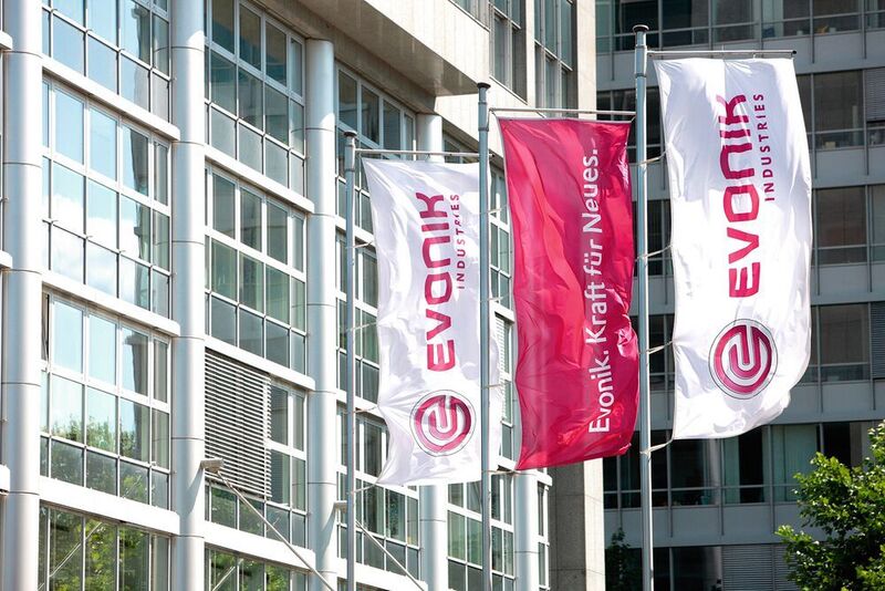 Das bereinigte Ebitda von Evonik stieg im Vergleich zum Vorjahr um 10 % auf 2,6 Milliarden Euro. (Evonik/Karsten Bootmann)