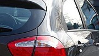 Fangen wir gleich mit der Schokoladenseite des Rio an: dem knackigen Heck. (Foto: Rosenow)