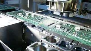 Den Herstellern von Maschinen für die Fertigung von Elektronischen Bauteilen ging es in letzter Zeit nicht wirklich blendend. Neueste Umfragen deuteten aber darauf hin, dass sich die Lage stabilisieren könnte ... (Bild: Flash Unique)