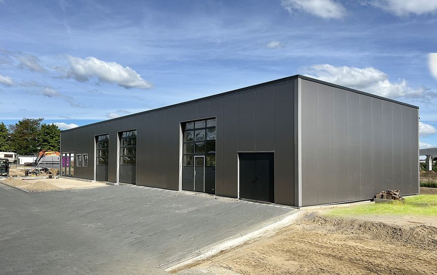 stahlhalle-werkstatthalle (HaCoBau Hallen und Container Systeme GmbH)