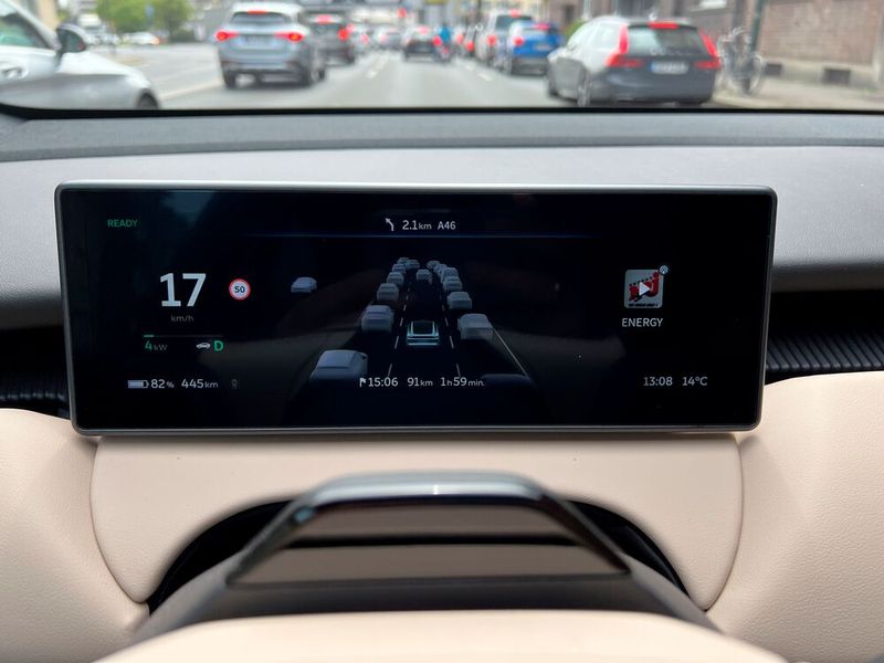 Im ET5 hat man alles im Blick. Dabei helfen auch diverse digitale Helferlein.  (Bild: Dirk Kunde)