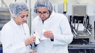 Die Kennzeichnung der Verpackung steht am Start eines Serialisierungsprojekts. (Abi)