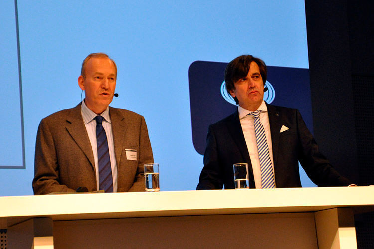 Herman Claes, Geschäftsführer von Ssangyong Motors Europe (li.), und Ulrich Mehling, Geschäftsführer von Ssangyong Motors Deutschland, verkündeten ihre Wachstumspläne. (Foto: Wehner)