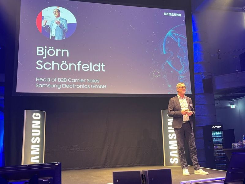 Björn Schönfeldt, Head of B2B Carrier Sales bei Samsung, gibt Einblicke in die Marktentwicklung von Smartphones und Tablets. (Bild: Vogel IT-Medien)