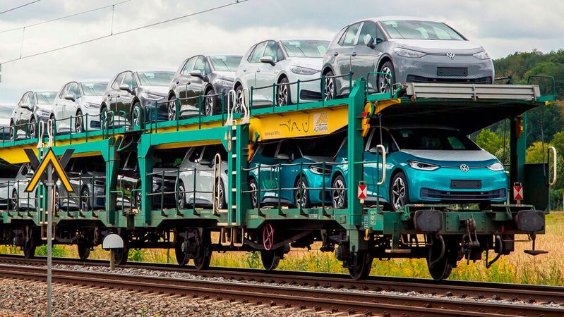 In Europa sind die Neuzulassungen zuletzt zwar gestiegen. Aber auf den schlechten Gesamtjahresverlauf hat das kaum einen positiven Effekt.(Bild:  Volkswagen)