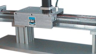 Bei der Umwandlung der Rotationsbewegung mit einem Zahnstangenantrieb wird auf dem Grundkörper (Außenteil) der Führung über den gesamten Hub eine Zahnstange angebracht.  (Ero-Führungen)