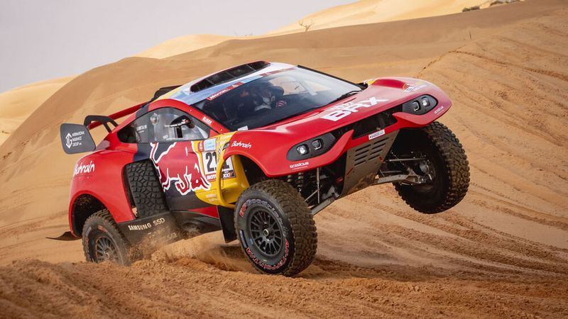 Zum Vergleich: Der BRX Hunter T1+ Anfang 2022 auf der Rallye Dakar mit Sébastien Loeb am Steuer. (Prodrive)