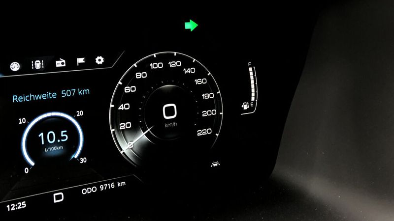 9. Das Blinkergeräusch: Ui. Das klingt speziell. Ein bisschen wie aus der Zeit gefallen. Passt aber auch irgendwie zum Auto. (Bild: Wehner - Vogel Communications Group)