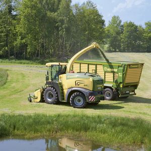 Bei den Gras- und Maiserntemaschinen der Firma Krone sind zur Leistungsverzweigung robuste geradverzahnte Kegelräder im Einsatz.