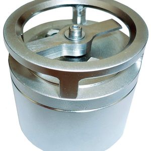 Bild 2: Edelstahldüse mit zweiblättriger Unterbrecherdüse. Die Anzahl der Turbinenblätter richtet sich nach der Unterbrechungsfrequenz des Spritzstrahls.