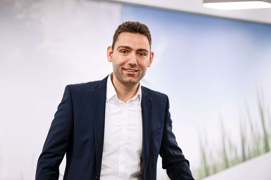 „Durch die Digitalisierung in der Prozessindustrie ergeben sich viele Chancen“, erklärt Lukas Dökel, Market Manager Chemical Industry bei Wago.(Bild:  Wago)