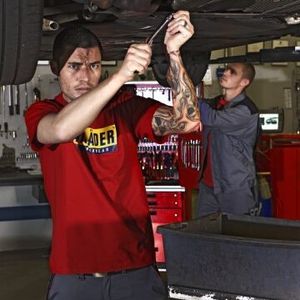 Das passende Shirt darf für den modebewussten Kfz-Handwerker natürlich nicht fehlen.