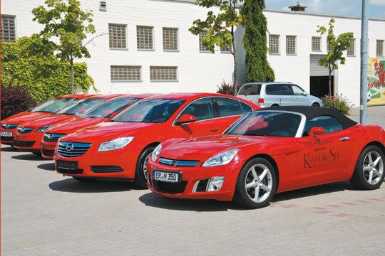 Andere „tarnen“ ihre Leihwägen. Nicht so Auto Höfler: Der Betrieb setzt bewusst auf das Prinzip „Auffallen“. (Archiv: Vogel Business Media)