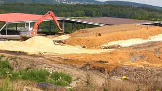 Durch Bakterien lassen sich Methanemissionen aus Deponien künftig stark reduzieren.  (Bild: Institut IWAR)